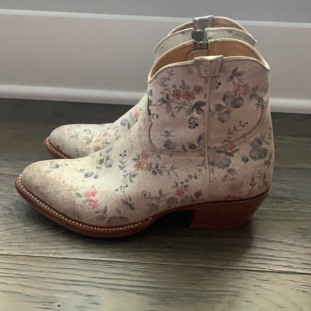 Lucchese floral cowboy boots